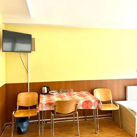 Hostel Nuove Frontiere ニサ エクステリア 写真