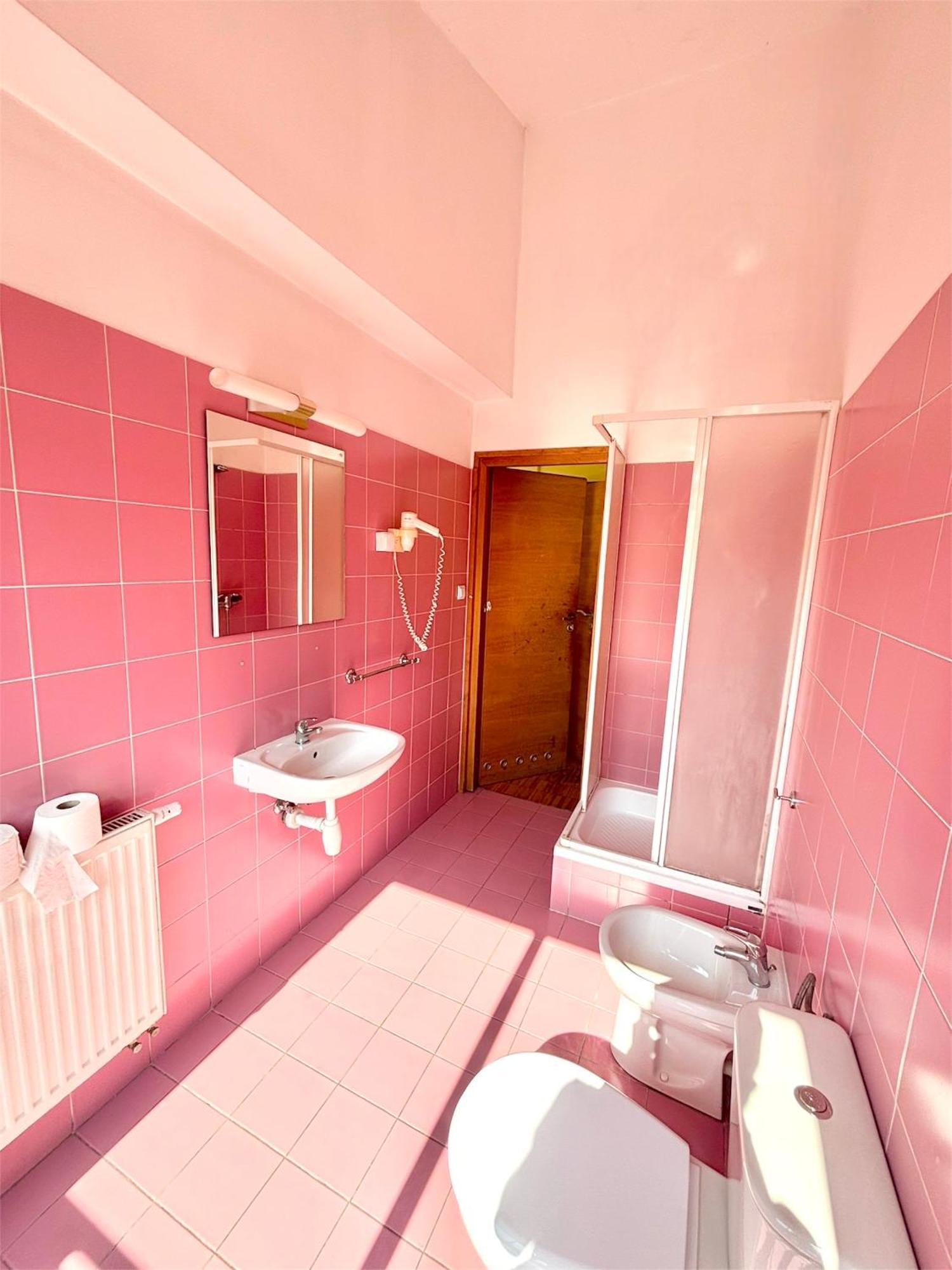 Hostel Nuove Frontiere ニサ エクステリア 写真